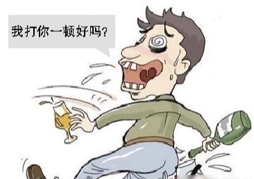 男子耍酒疯打人被捅两刀